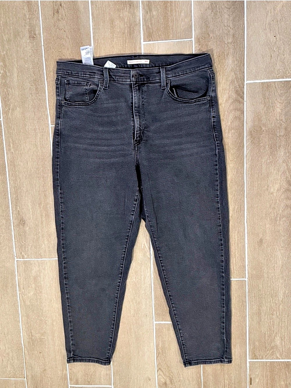 Levi's High Waisted Mom Jean High Rise Black Waist 16W Like New
